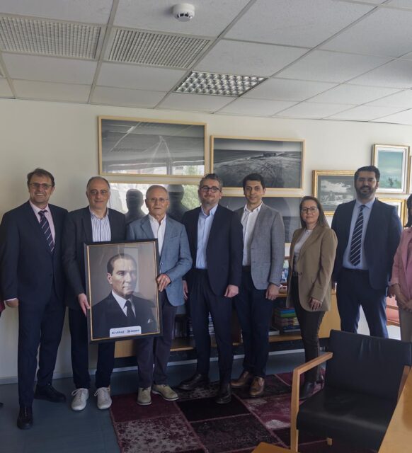 KARINCA Lojistik’e UTİKAD tarafından 36 yıllık üyelik plaketi takdim edilmesi